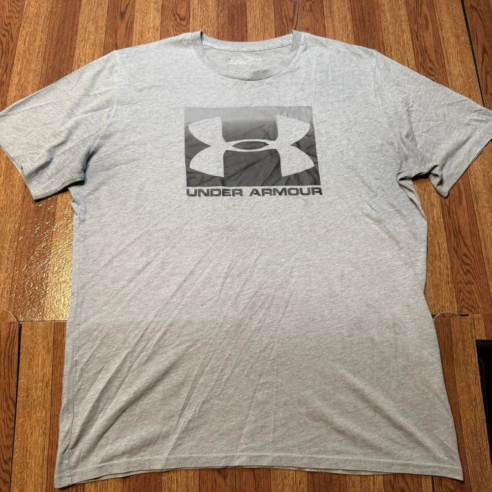 Under Armour Light Grey Center Graphic Retro Sportswear Running Shirt Large